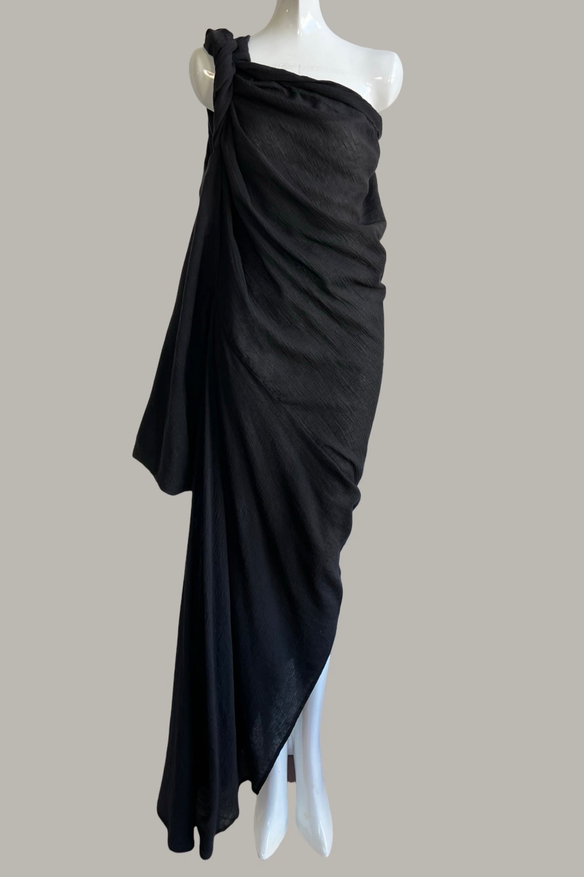 Pentheus Gown Black